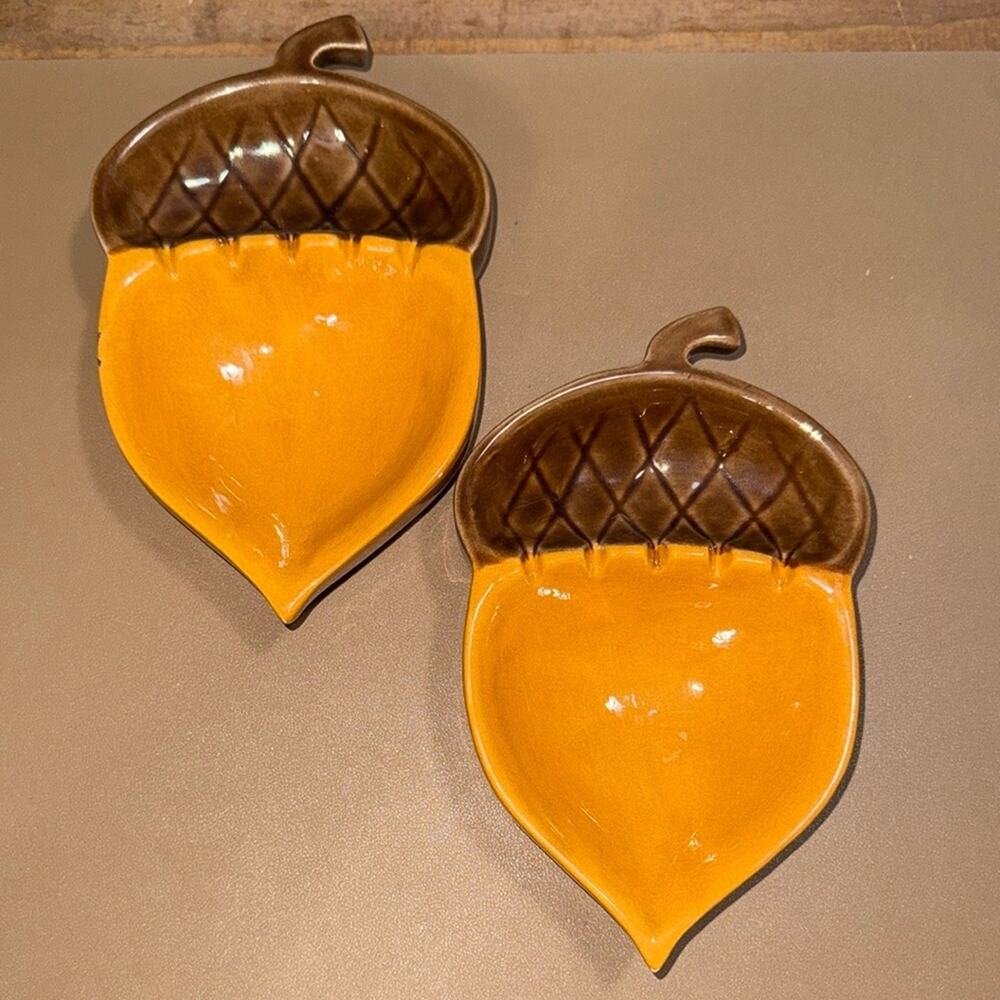 Set of 2 vintage acorn ceramic ashtrays trinkets retro small chip shown in pics